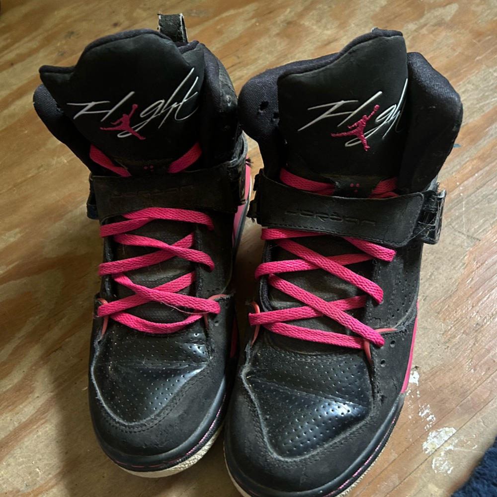 NIKE Air Jordan Flight 45 High (GS) Women's 7Y Black and Pink.